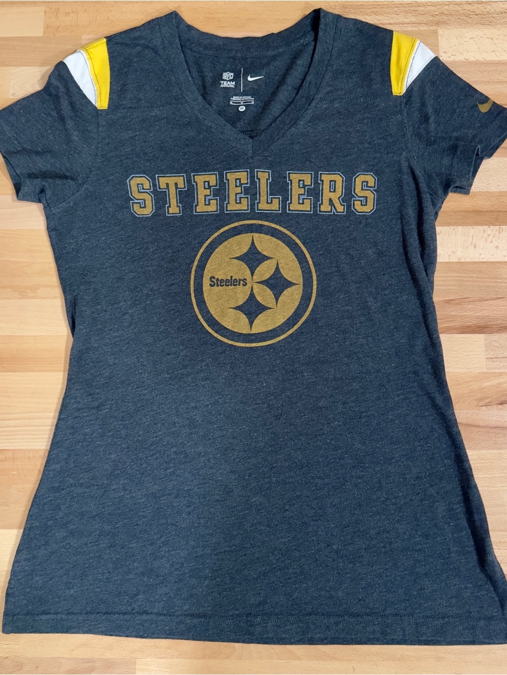 Nike Women's Steelers V-Neck Tee